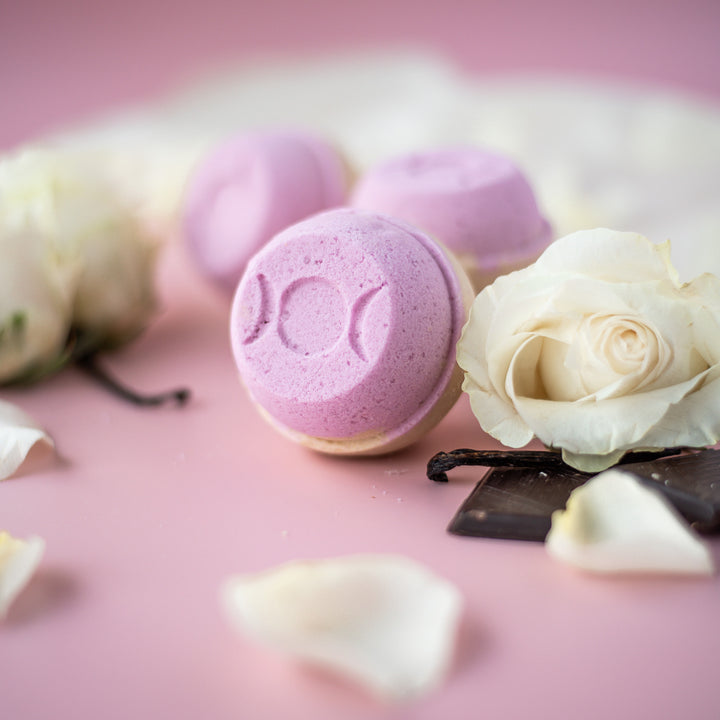 Goddess Bath Bomb - Vanilla, amber, and chocolate handcrafted bath bomb with cocoa butter and magnesium sulfate