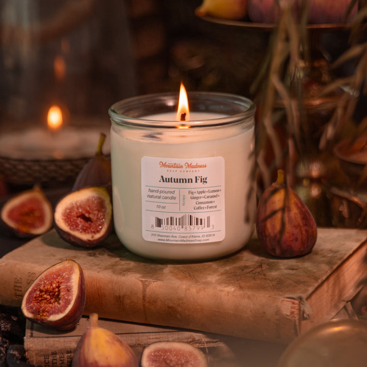 Autumn Fig Candle, a handcrafted soy candle. Fruity and spicy scent with essential oils in recycled glass.