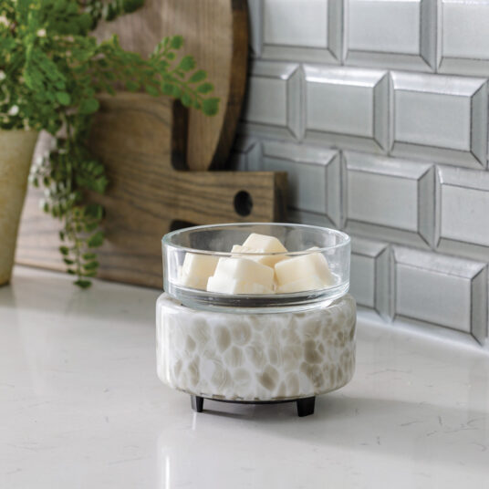 2 in 1 Classic Warmer - Swirl Glass, a candle and wax melt warmer.