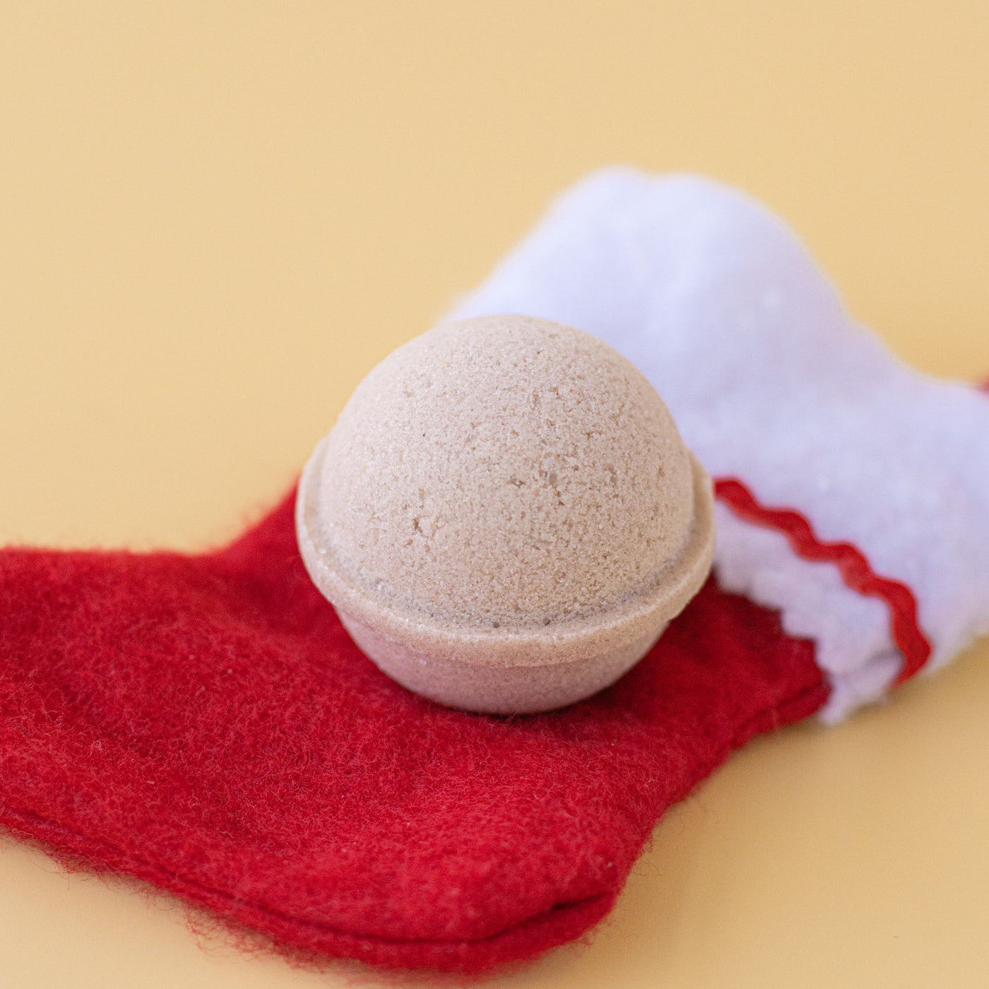 Holiday Pudding Bath Bomb Sample