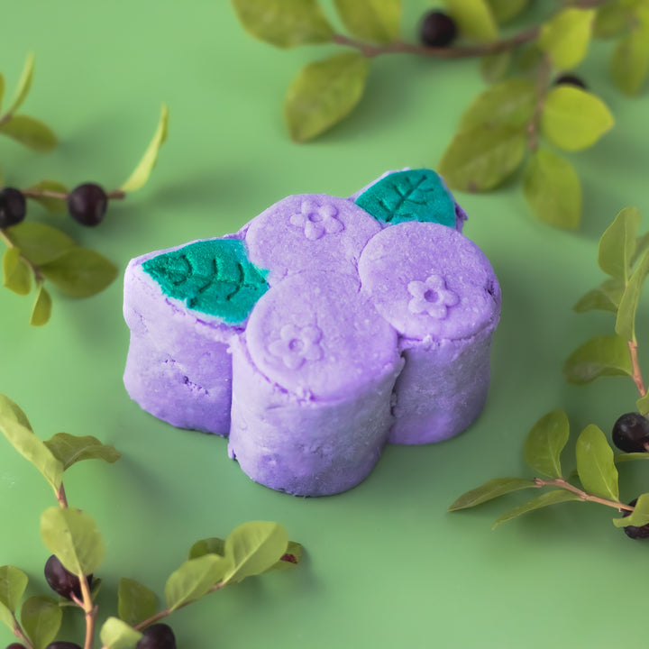 Huckleberry Bubble Bar, a handcrafted bubble bar. Berry scent with cocoa butter and natural foaming agents.