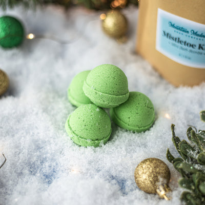 Mini Bath Bombs- Mistletoe Kiss (set of 6)
